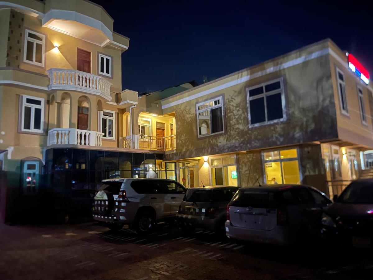 Moments Park Motel Dar es Salaam Exterior photo