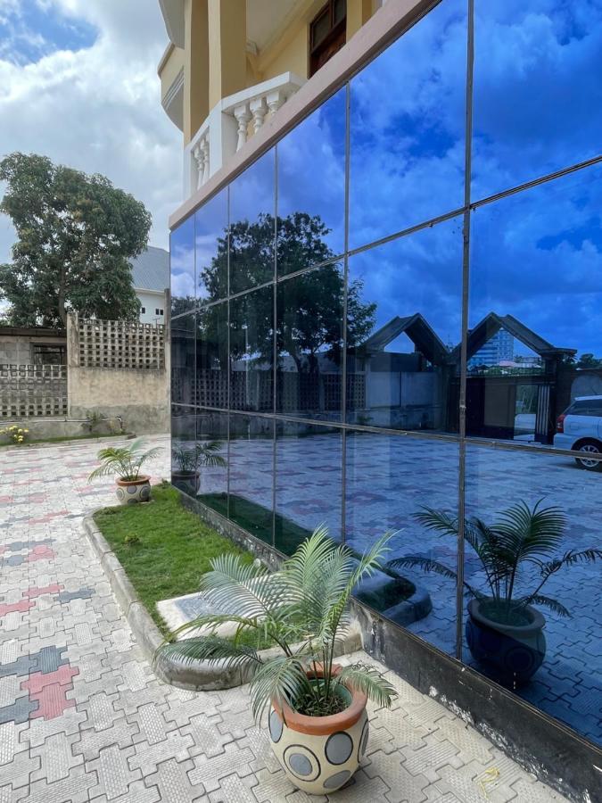 Moments Park Motel Dar es Salaam Exterior photo