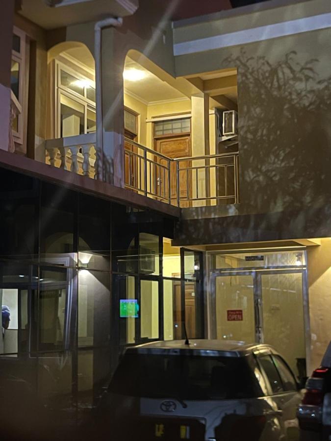 Moments Park Motel Dar es Salaam Exterior photo